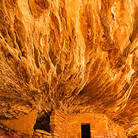 Amazing ruin and granaries in Mule Canyon. 