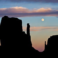 I was fortunate enough this fall to make a trip to Monument Valley during the full moon. Something I'd been thinking about since last years trip.